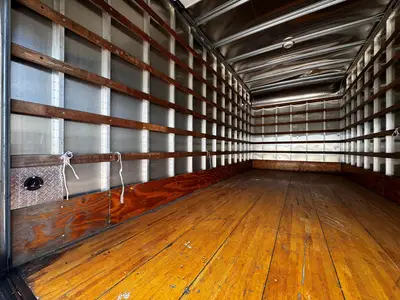 Used 2023 ISUZU NPR HD Box trucks Florida US | Truck and Van Outlet #1509136