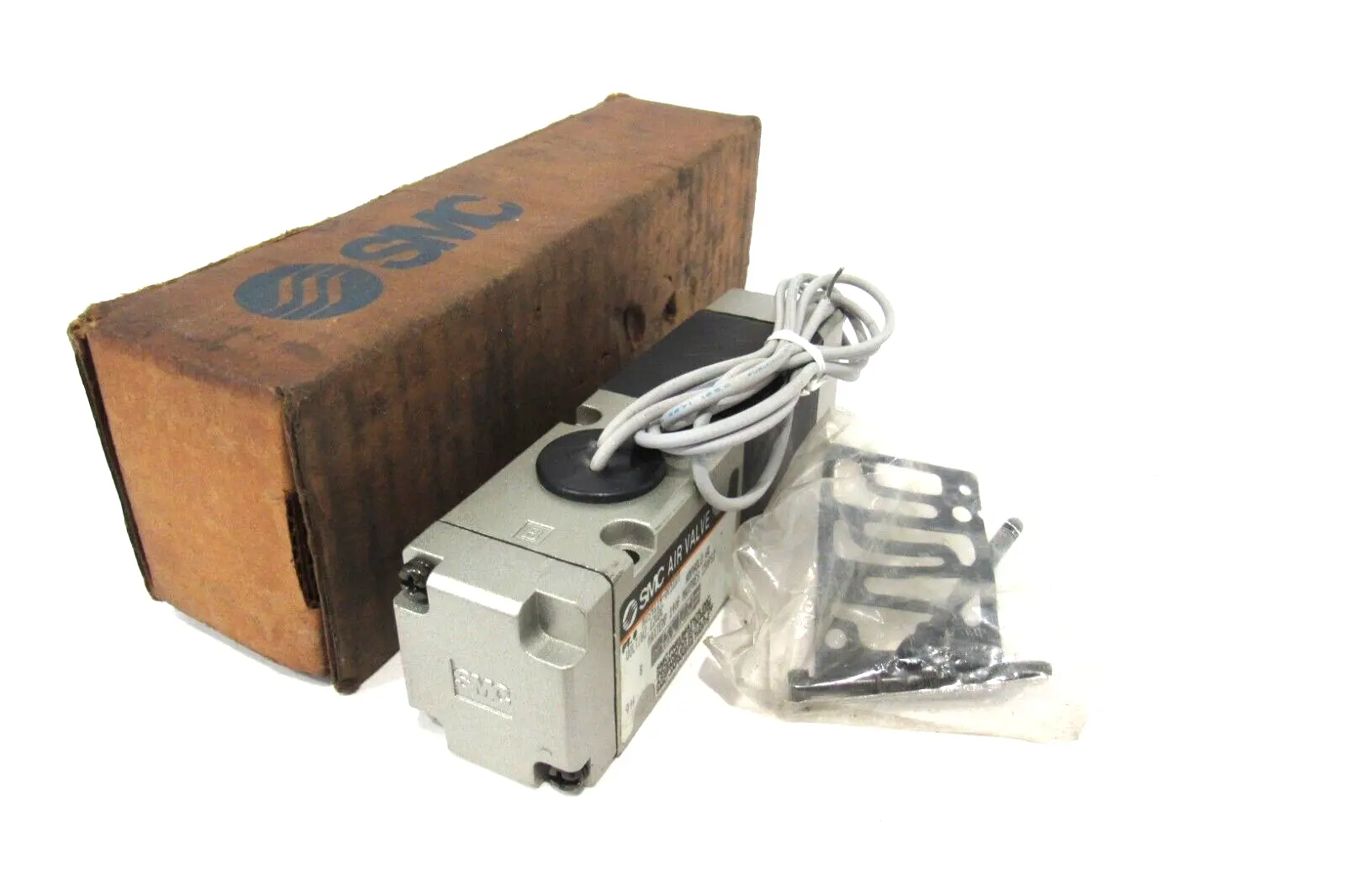NEW SMC NVS4114-00510T SOLENOID VALVE NVS411400510T