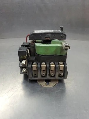 General Electric CR206C0 NEMA 1 Motor Starter Relay, 600V 27A. 4D-12