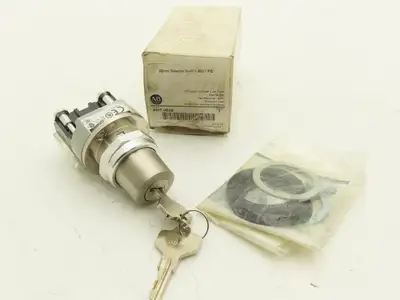 Allen Bradley 800T-H33B Cylinder Lock Selector Switch 2 Position Keyed Ser T
