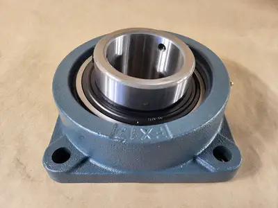 NEW AMI BEARING UCFX17
