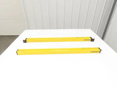 Contrinex Light Curtain Sender Receiver Set 30mm Res. 12M Range 49 Beam