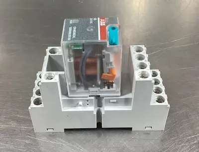USED ABB CR-M024DC4L (1SVR405613R1100)