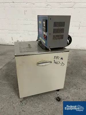 USED BOTH Instrument & Industrial Equipment (Shanghai) BOTH GX-2020 Circulation Bath, Bench Top