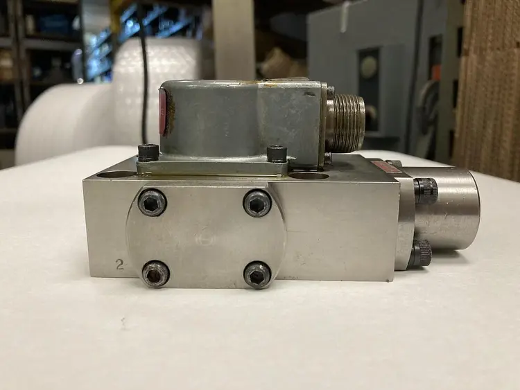 Used MOOG E073-020 Pump & Valve Parts | Surplus Asset Holdings #1218691