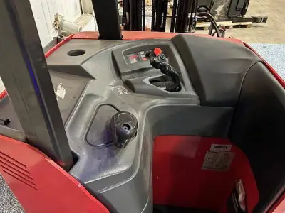 Used 2015 RAYMOND 415C35TT 3-Wheel Stand up Electric Counterbalance Forklifts Illinois US | Somerset Equipment Sales #1546256