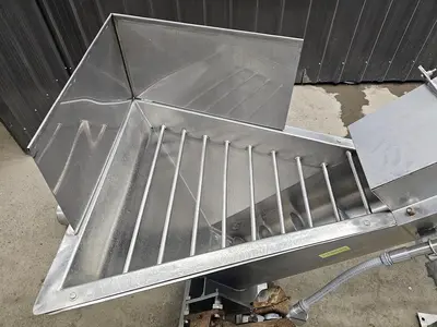 Used Rietz Screw Conveyor, 8.5” diameter x 132” long, 304 Stainless Steel