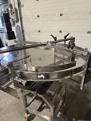 Used 39" Stainless Steel Accumulating/Unscrambling Table