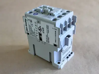 NEW ALLEN-BRADLEY 700-CF310
