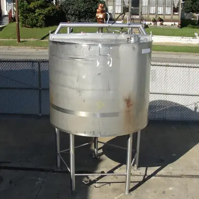 SPC6899  Tank 1000 gallon vertical tank, Stainless Steel, side scrape and paddle agitator, dish