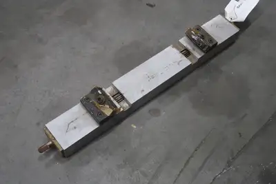 2' Track Holder