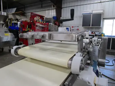 Dorner Incline Conveyor with Flattener