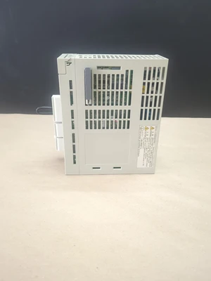 USED Yaskawa SGDH-A5AE