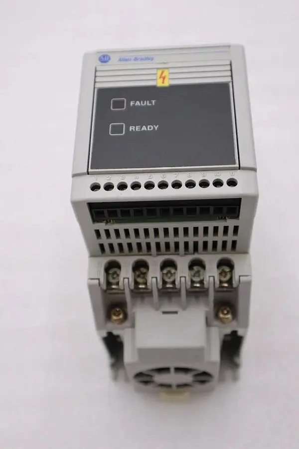 ALLEN BRADLEY 160-BA03NPS1 AC 1HP 380-460V-AC 0-240HZ DRIVE STOCK H651A