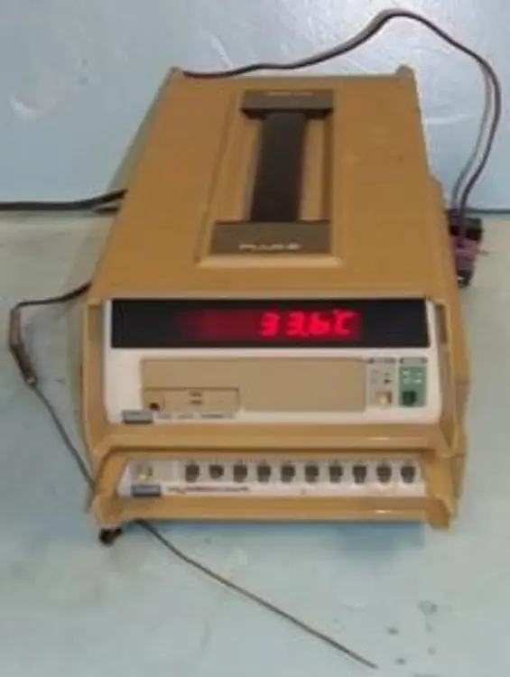 Used FLUKE _UNKNOWN_ Temperature and Pressure Testers Texas US | Bamko Surplus Process Equipment #936390