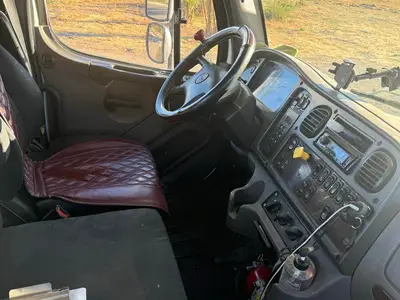 USED 2020 FREIGHTLINER M2 106