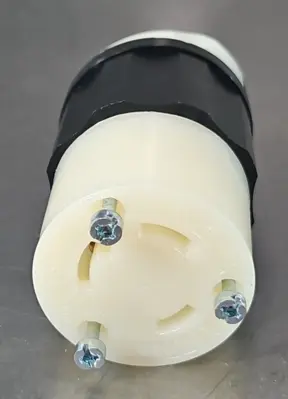 Leviton 2313 Connector 2 Pole 3 Wire 20A 125V L5-20R (LOT OF 2) loc4A12