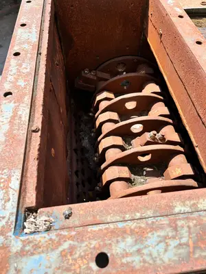 HEAVY-DUTY INDUSTRIAL HAMMER MILL, 40" X 18" FEED, 200 HP WEG TEFC MOTOR