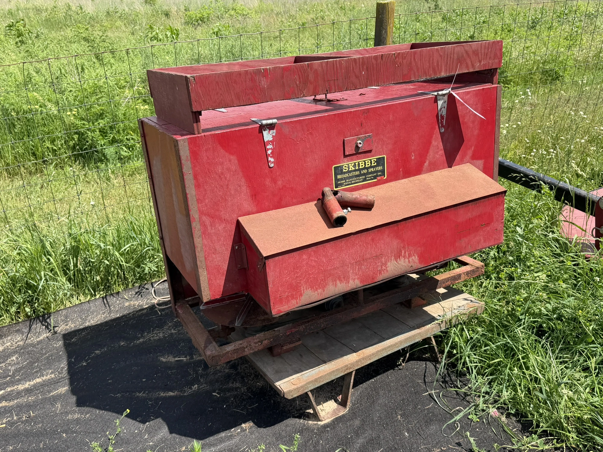 Used _UNKNOWN_ _UNKNOWN_ Broadcast Spreaders Michigan US | Miedema Asset Management Group #1293948
