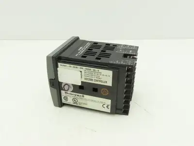 Honeywell UDC2500 Digital Temperature Controller DC2501-E0-0L00-200-00000-00-0