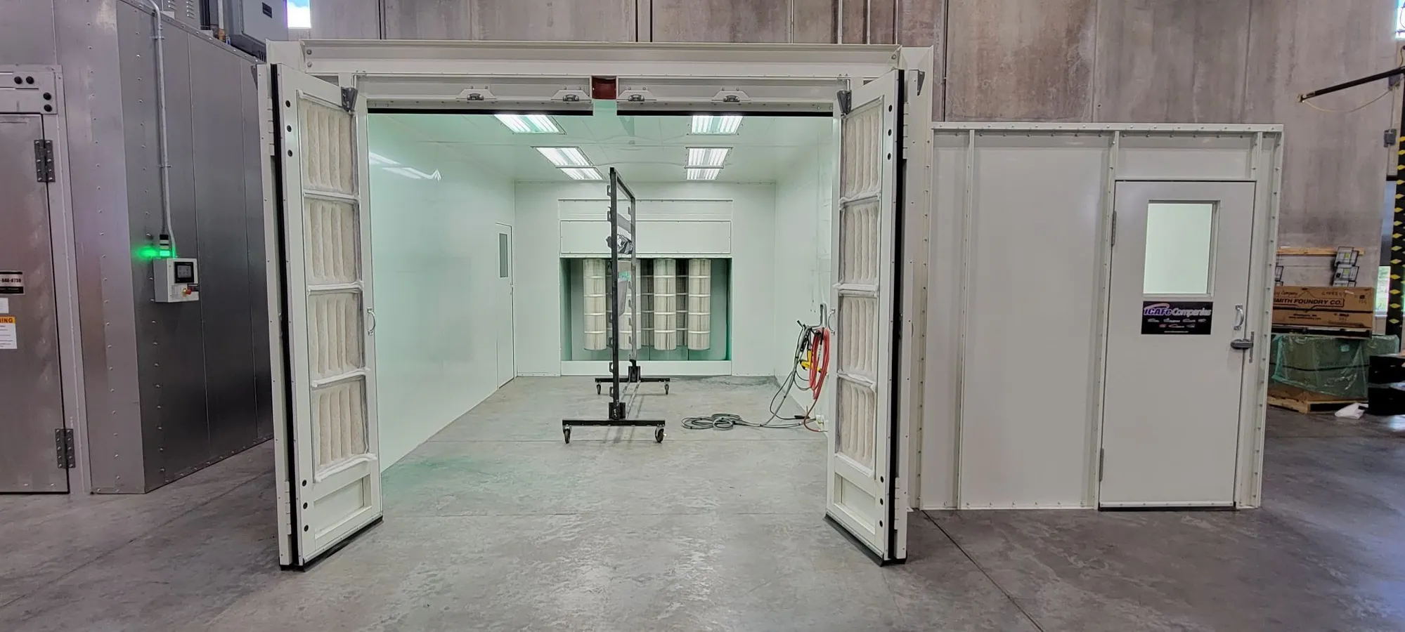 Used 2021 GLOBAL FINISHING SOLUTIONS PowderCoat Booth Finishing Machines Connecticut US | Global Machine Brokers, LLC #1336046