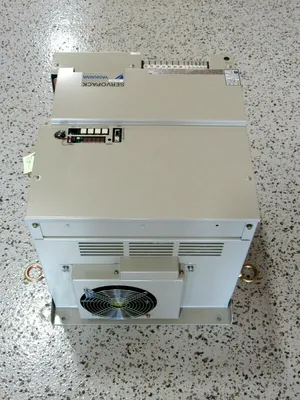 NEW YASKAWA SGDH-2BDEB SERVOPACK 380-480V 22KW SGDH2BDEB