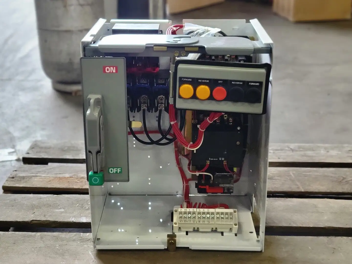 NEW SQUARE D MODEL 6