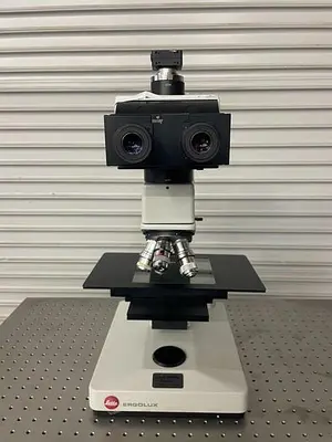 LEITZ ERGOLUX 020-448.026 MICROSCOPE (THORLABS TABLE SOLD SEPARATE)