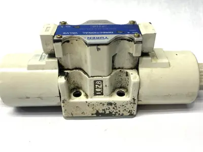 USED YUKEN HYDRAULIC DIRECTIONAL CONTROL VALVE 31.5MPA SHELFWARE