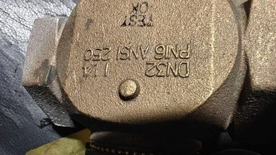 JOHNSON CONTROLS VA-4233-GGA-24 Never Installed