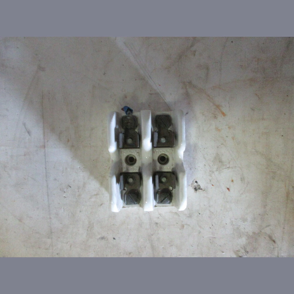 Dual Leviton Fuse Holder