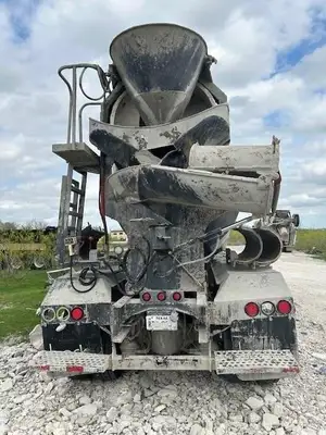 Used 2015 CATERPILLAR CT660S Concrete Mixer Trucks Texas US | Big D Heavy Equipment #1556971