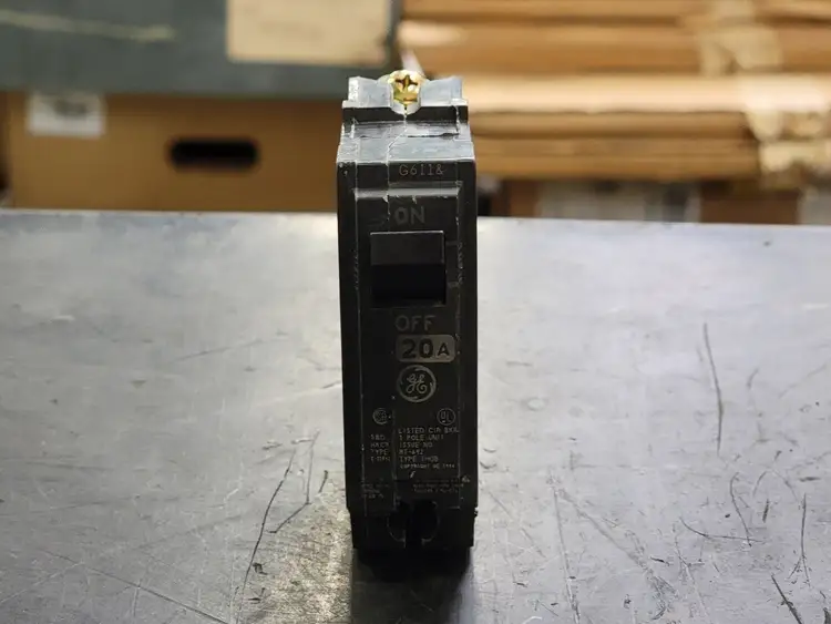 Used LENMARK INDUSTRIES THQB120 Switchgears British Columbia CA | Lenmark #241533