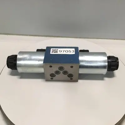USED REXROTH 54WE10E6733/CG24N9K4T06