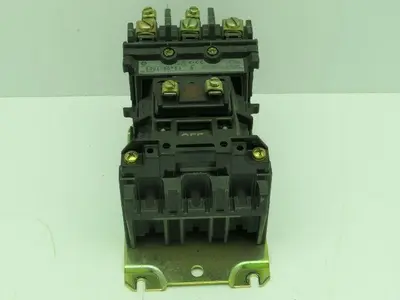 Allen Bradley 500L-B0D93/B Lighting Contactor 3 Pole 30A 120V Coil Series B