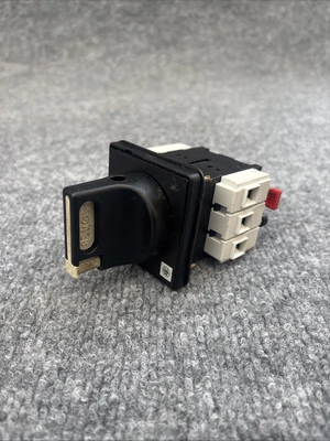 Used EATON MOLELLER IEC/EN 60947-3 VDE 0660 Disconnects California US | Davliegogo LLC #1707649