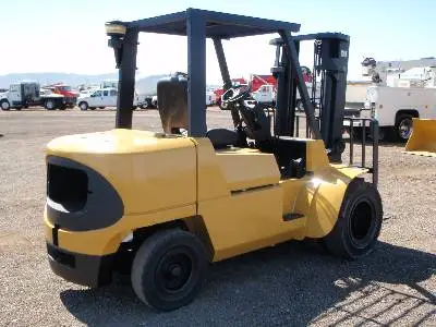 USED CATERPILLAR Internal Combustion Forklifts: Pneumatic Tire