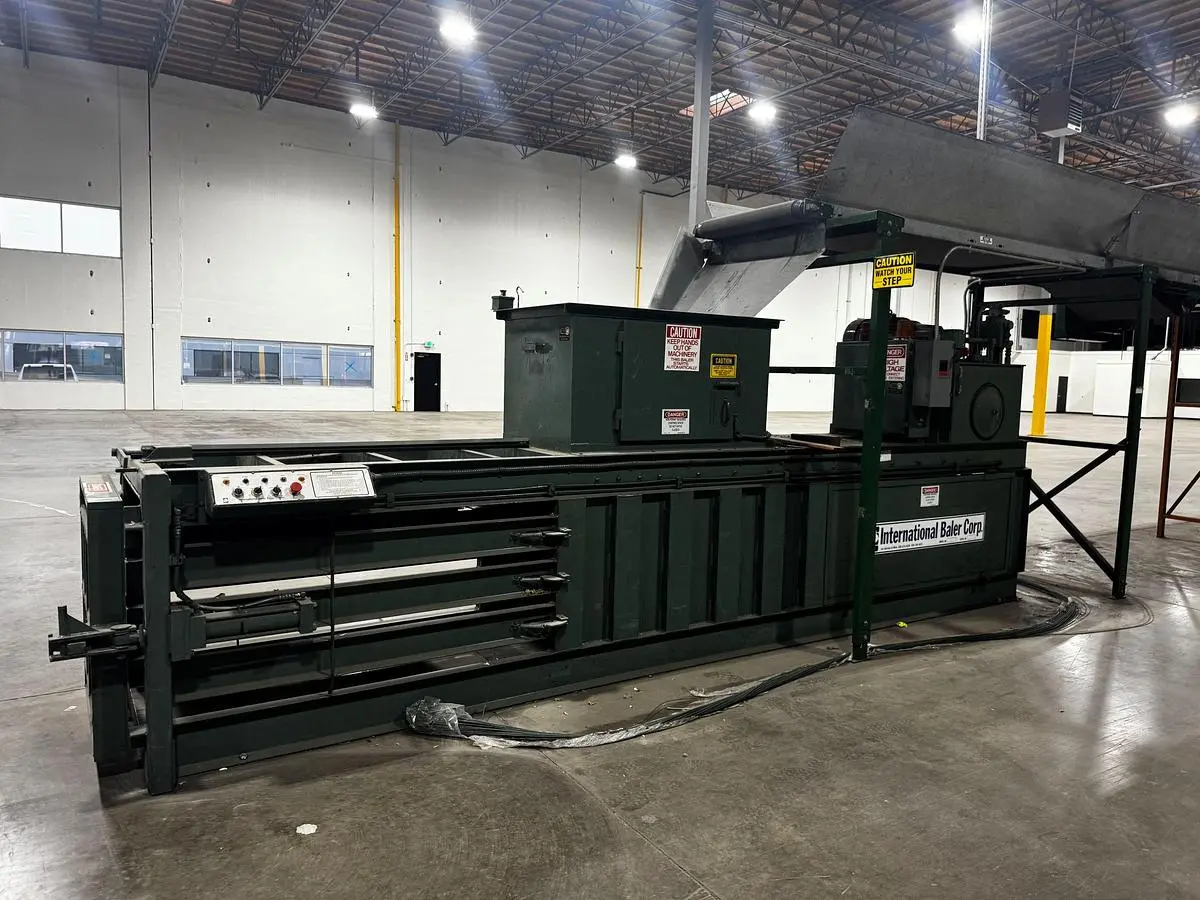 USED INTERNATIONAL 1272
