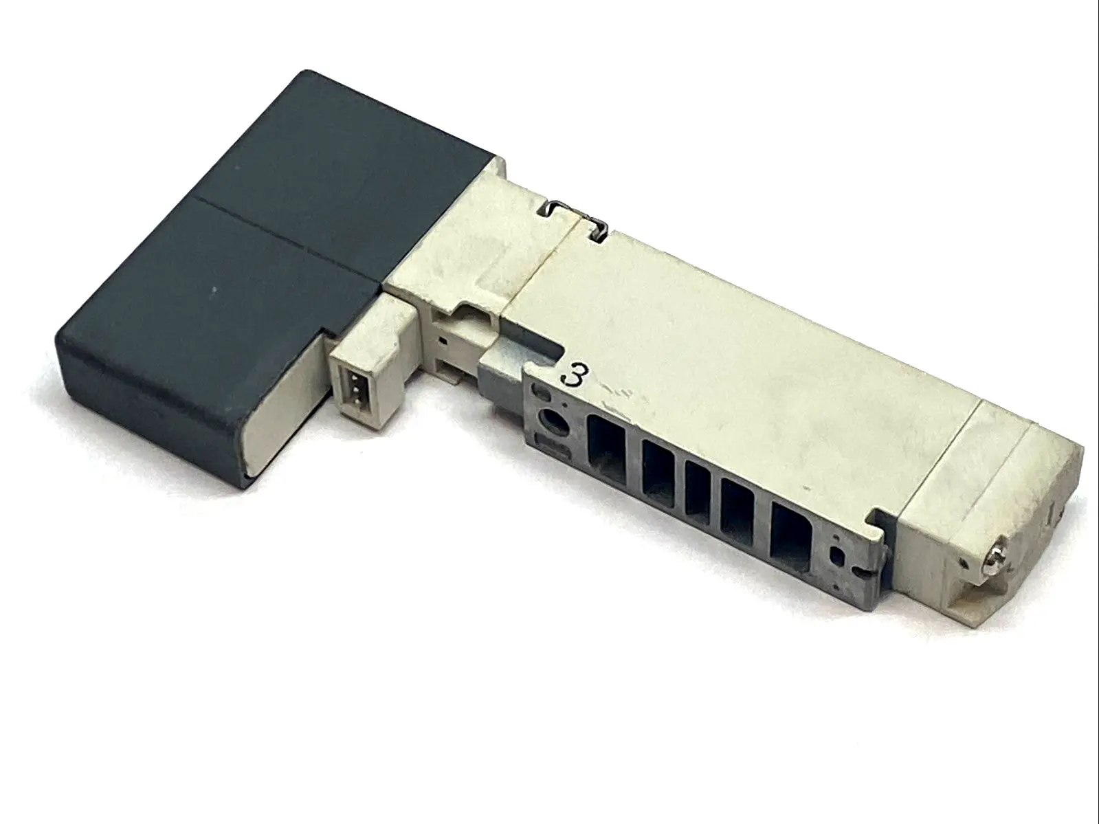 USED SMC 5-PORT SOLENOID VALVE 24VDC 3-POSITION CLOSED CENTER