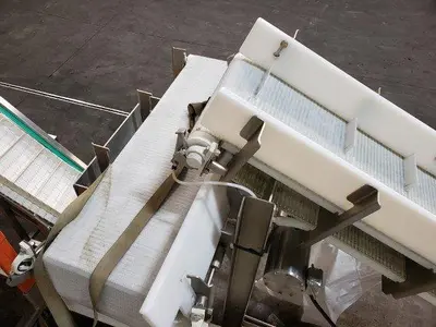 Cleated Incline Conveyor with Diverter Conveyor