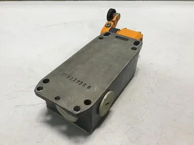 USED SIEMENS 3SE3 404-1G