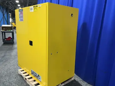 Used JUSTRITE _UNKNOWN_ Cabinets Ohio US | HGR 24 #1343720