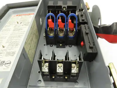 Square D H361A Safety Disconnect Switch Fusible 30A 600V 30HP  3 Pole Ser F06