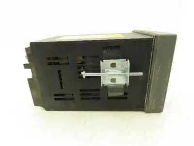 Honeywell DC330B-C0-000-20-000000-0 UDC3000 Versa-Pro Temperature Controller