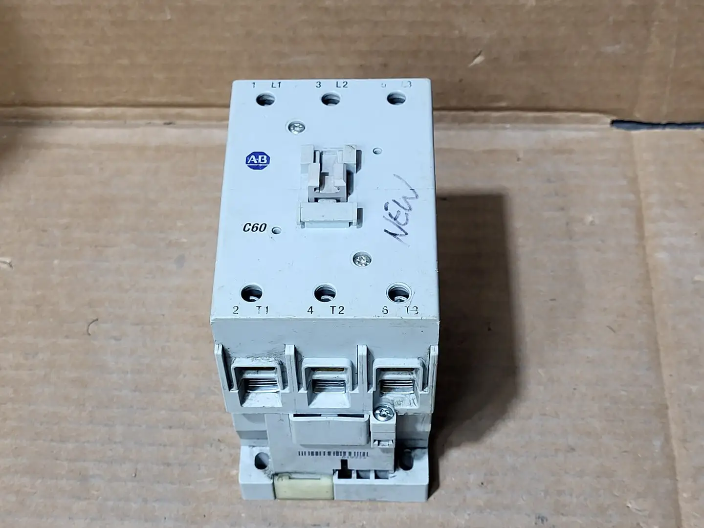 Used ALLEN-BRADLEY 100-C60*00 Switchgears British Columbia CA | Lenmark #1438270