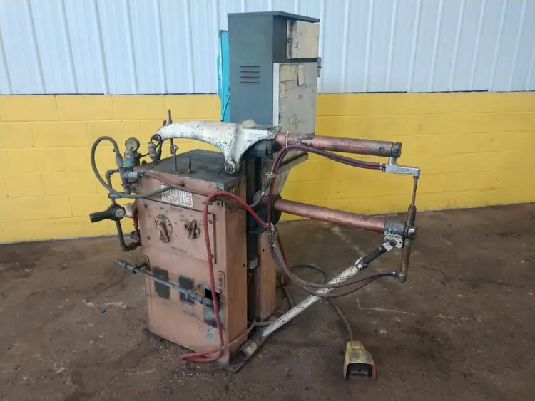 Used TAYLOR WINFIELD NB*30*50 AIR Spot Welders Ohio US | Yoder Brothers machinery 16 #91228