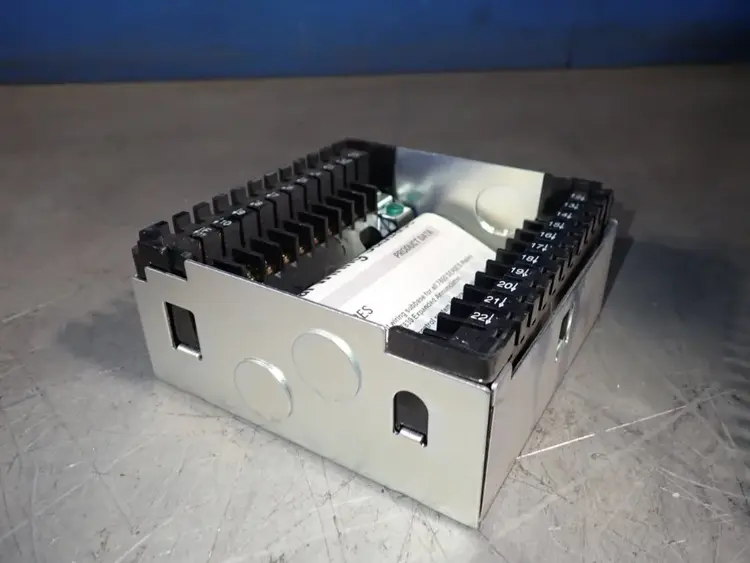 Used HONEYWELL Q7800 B 1003 Terminal Blocks Ohio US | HGR 24 #755027