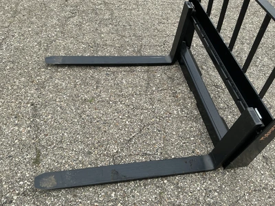Used _UNKNOWN_ _UNKNOWN_ Pallet Forks Michigan US | Miedema Asset Management Group #1577412