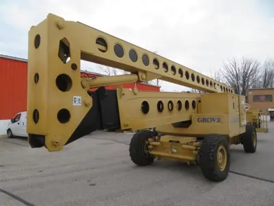 125' GROVE MODEL AMZ-131XT DIESEL POWERED OFF-ROAD MANLIFT: YOBRO #25206