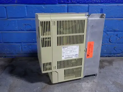 USED YASKAWA SGDB03VDY1